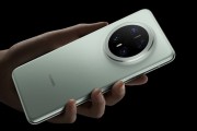 华为Mate 70 Pro新版本、小米汽车辟谣及DeepSeek大模型应用深度解读